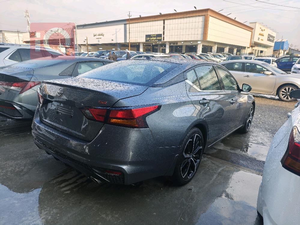 نیسان ئەلتیما